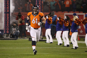 Matt-Paradis-Denver-Broncos-running