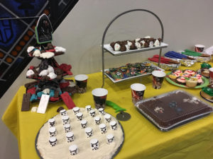 Star-Wars-blue-and-gold-desserts