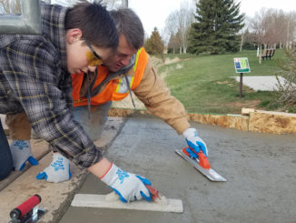 Tanner smoothing concrete
